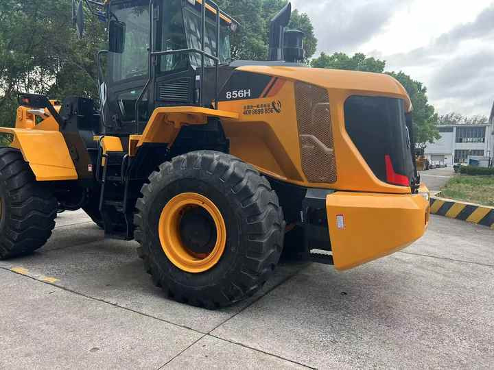 Excellent Condition China Famous Brand LiuGong Brand Wheel Loader Used 856 Loader Used 50 Front End Loader for Sale Price - Wheel loader: picture 3 Excellent Condition China Famous Brand LiuGong Brand Wheel Loader Used 856 Loader Used 50 Front End Loader for Sale Price - Wheel loader: picture 3