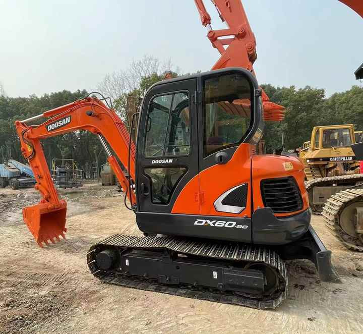 Second Hand Doosan Dx-60 Excavator for Sale - Crawler excavator: picture 3 Second Hand Doosan Dx-60 Excavator for Sale - Crawler excavator: picture 3