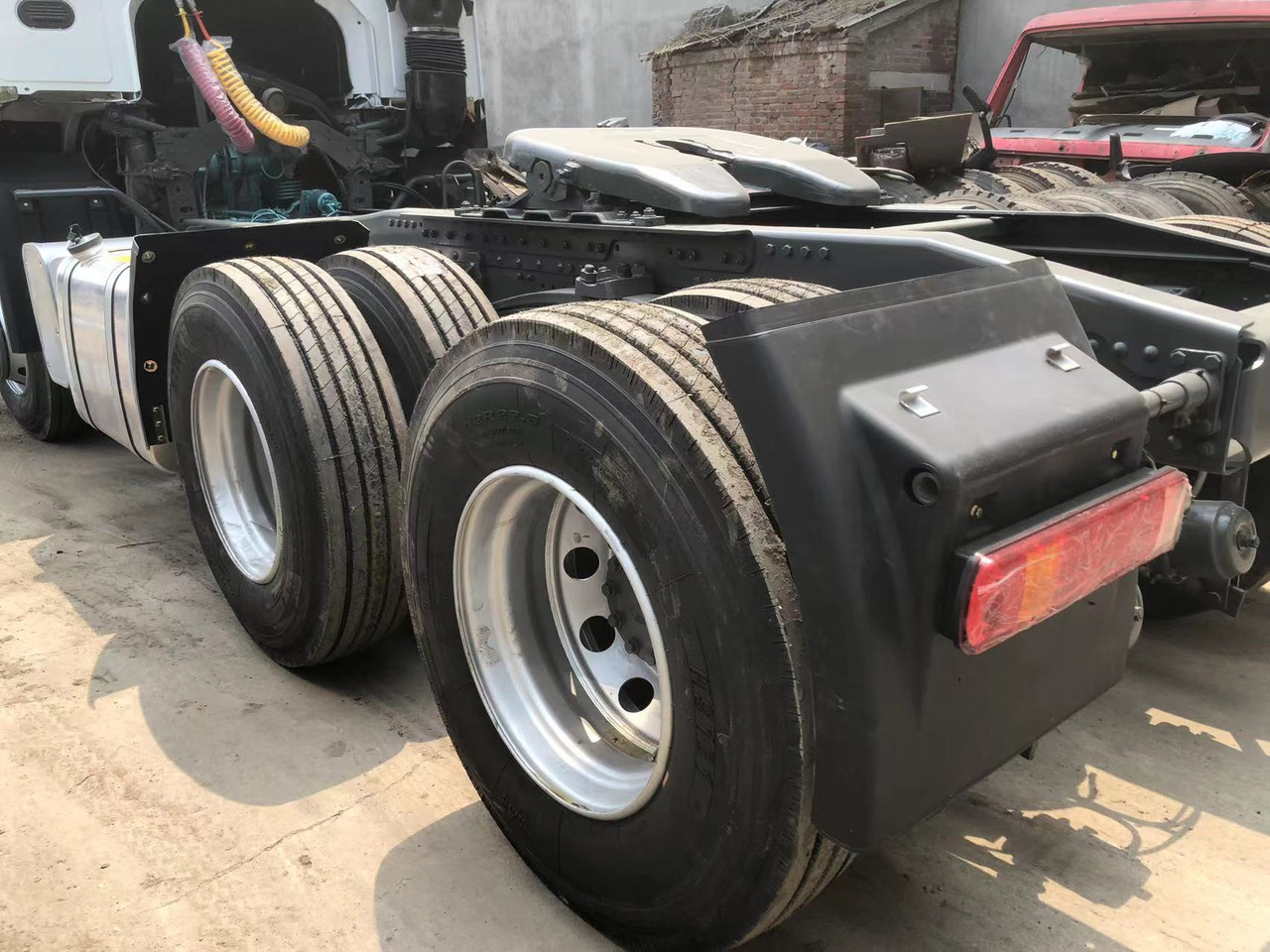 Howo HOWO 371 - Tractor unit: picture 3 Howo HOWO 371 - Tractor unit: picture 3