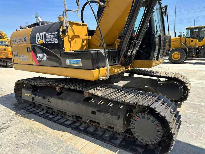 Crawler excavator Used Cat 320 Excavator: picture 6