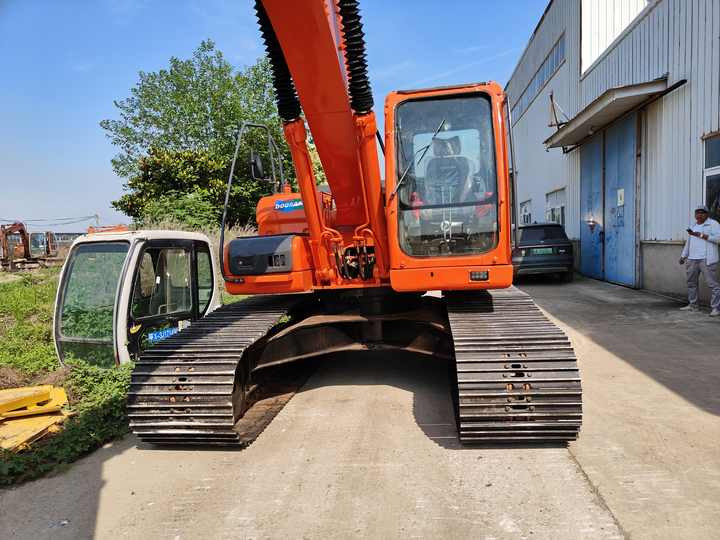 Crawler excavator Used Doosan 225LC Excavator | Low Hours | Heavy-Duty Performance | Global Shipping [ Copy ]: picture 6