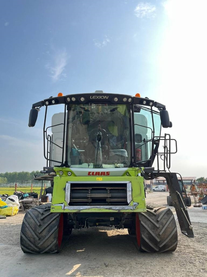 Claas LEXION 7600 TT - Combine harvester: picture 2 Claas LEXION 7600 TT - Combine harvester: picture 2