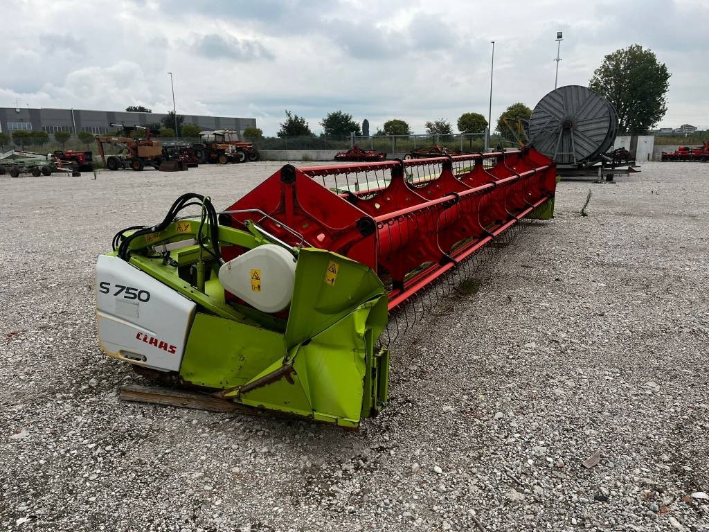 Claas S 750 - Harvester attachment: picture 3 Claas S 750 - Harvester attachment: picture 3