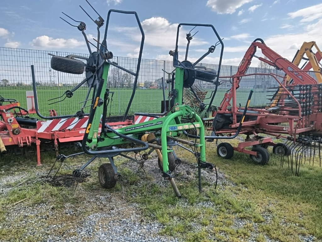 Deutz-fahr 5521 - Bale wrapper: picture 4 Deutz-fahr 5521 - Bale wrapper: picture 4