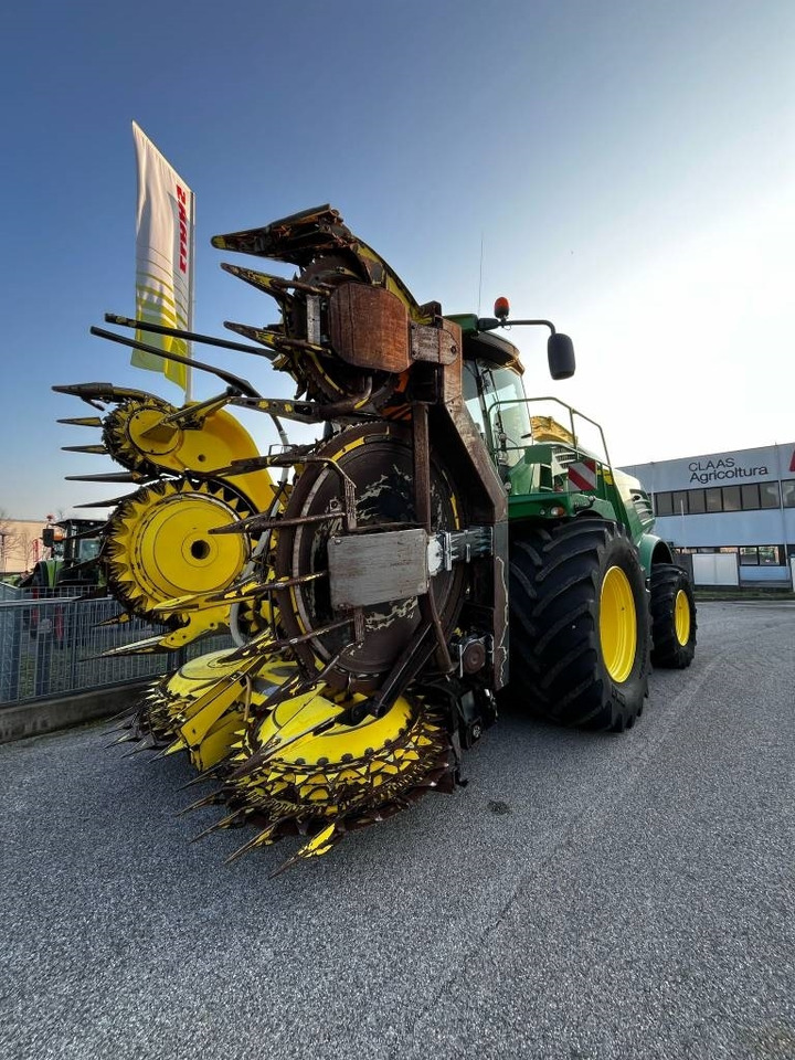 John Deere 8800 - Forage harvester: picture 4 John Deere 8800 - Forage harvester: picture 4