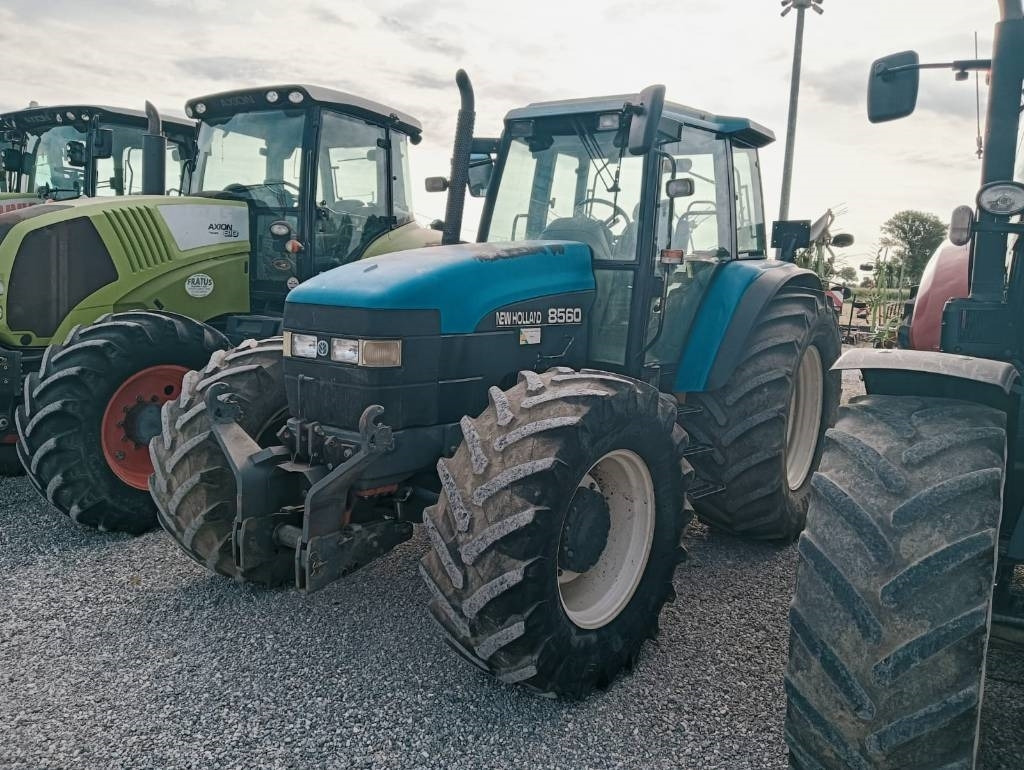 New Holland 8560 - Farm tractor: picture 3 New Holland 8560 - Farm tractor: picture 3