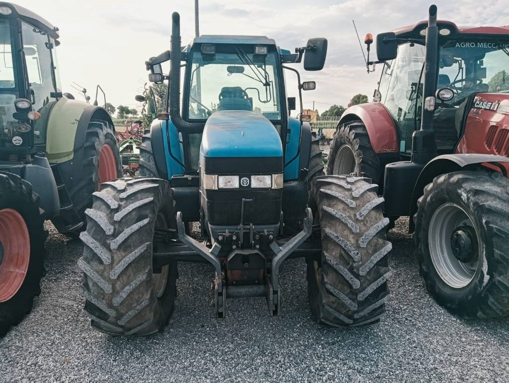 New Holland 8560 - Farm tractor: picture 2 New Holland 8560 - Farm tractor: picture 2