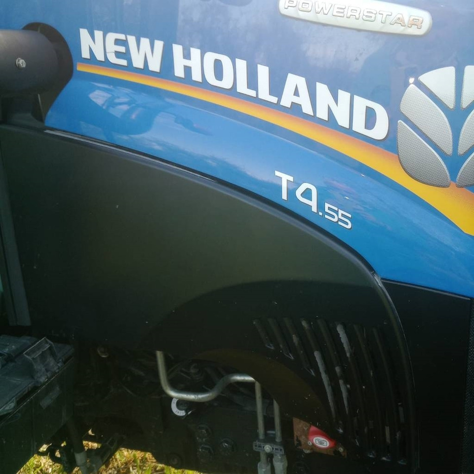 Farm tractor New Holland T 4.55: picture 6