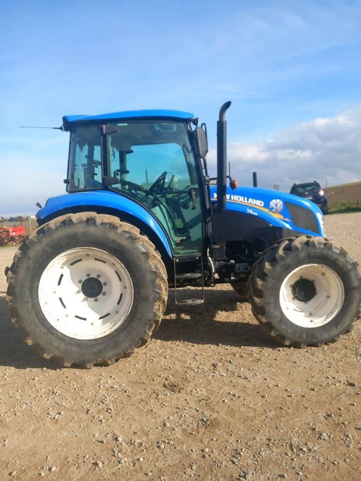 New Holland T 4.85 - Farm tractor: picture 1 New Holland T 4.85 - Farm tractor: picture 1