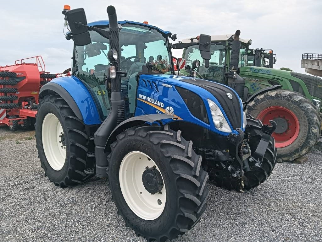 New Holland T 5.120 - Farm tractor: picture 1 New Holland T 5.120 - Farm tractor: picture 1