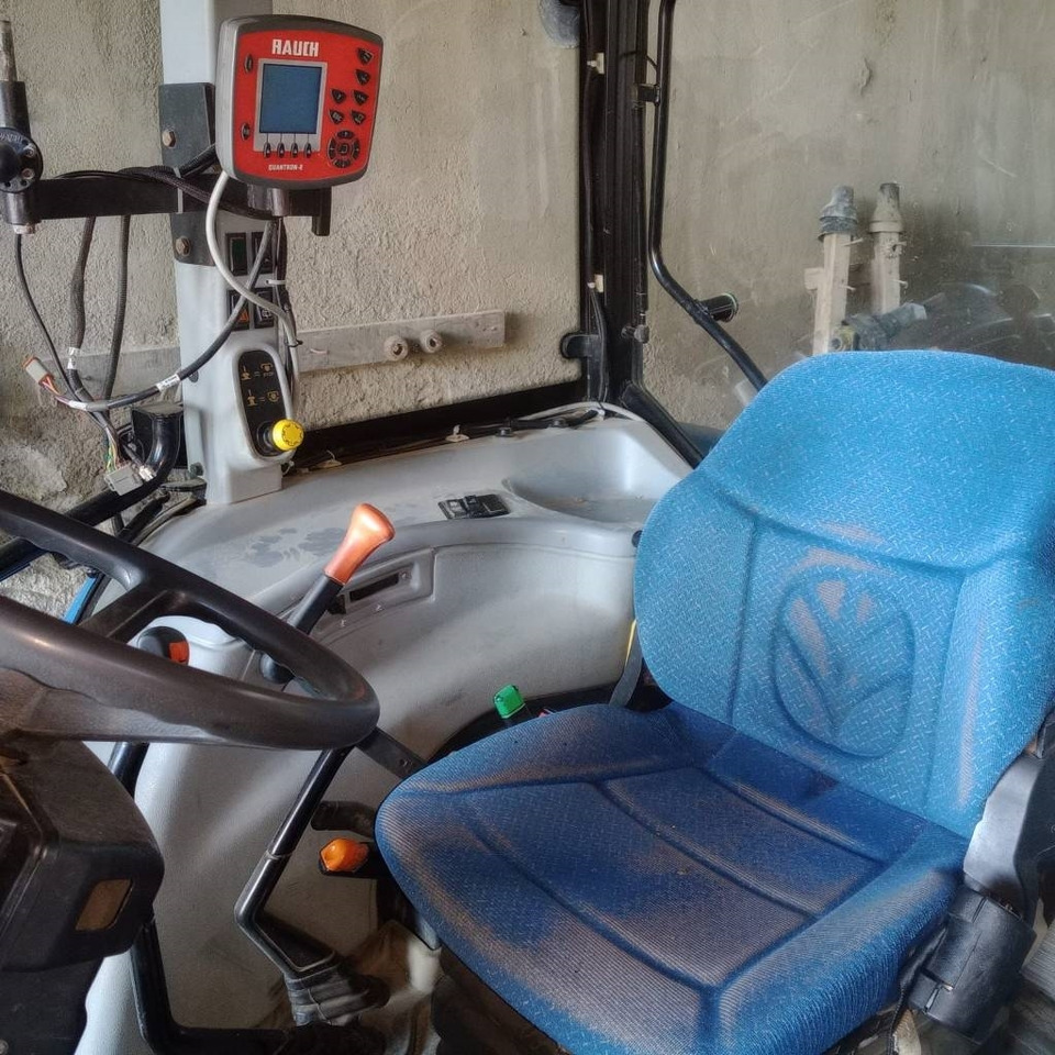 New Holland T 5050 - Farm tractor: picture 4 New Holland T 5050 - Farm tractor: picture 4