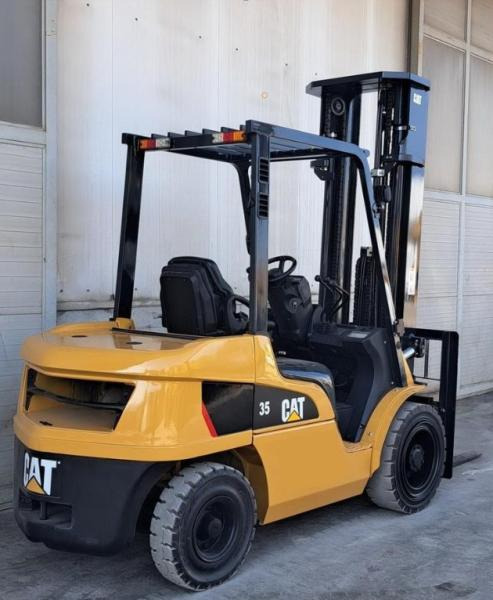 Caterpillar - Diesel forklift: picture 3 Caterpillar - Diesel forklift: picture 3