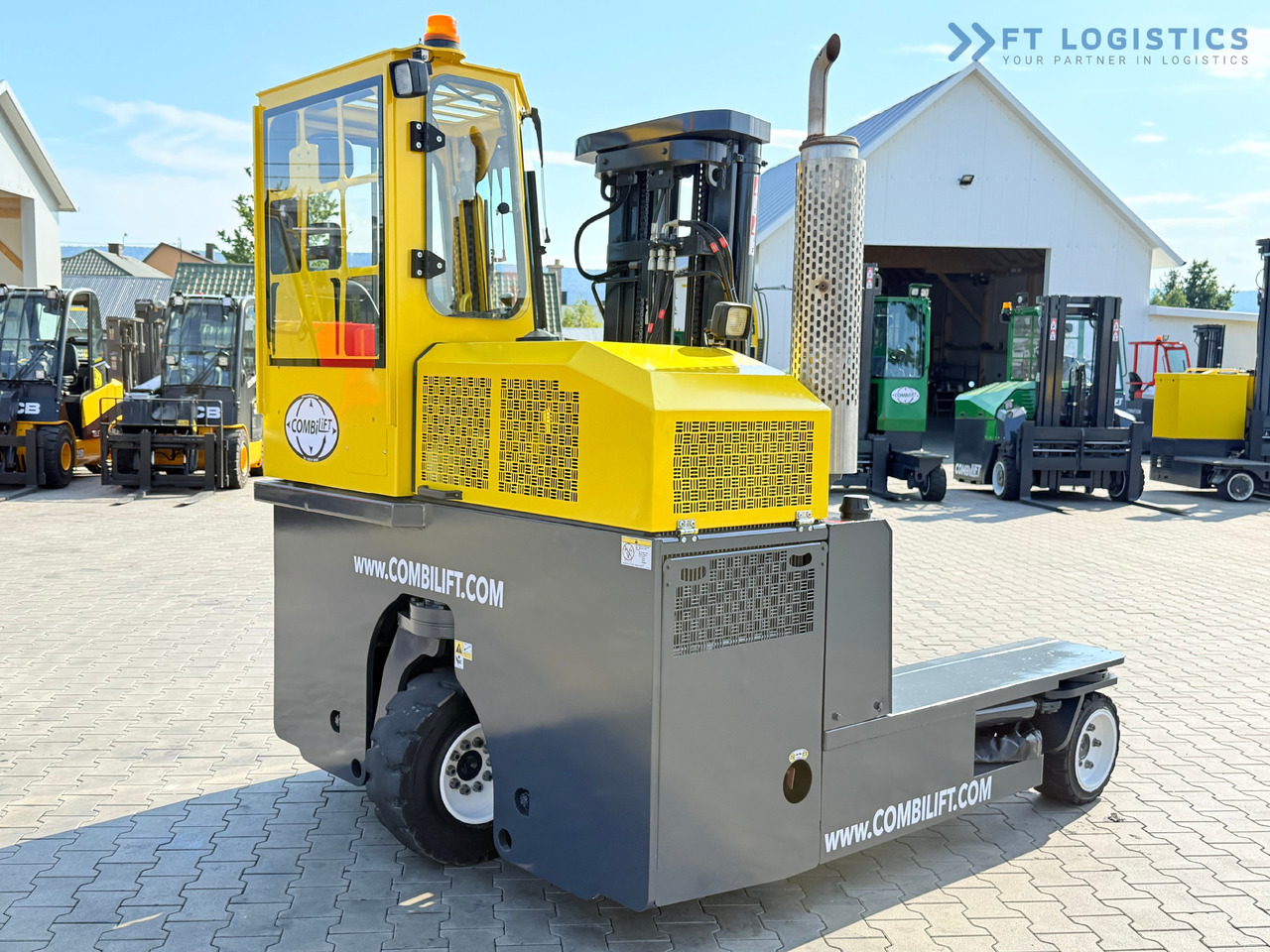 4-way reach truck COMBILIFT C3000 / GAS / TRIPLEX - 4900MM / ONLY 1537 HOURS / FORK POSITIONER / CABIN / LIKE NEW: picture 12