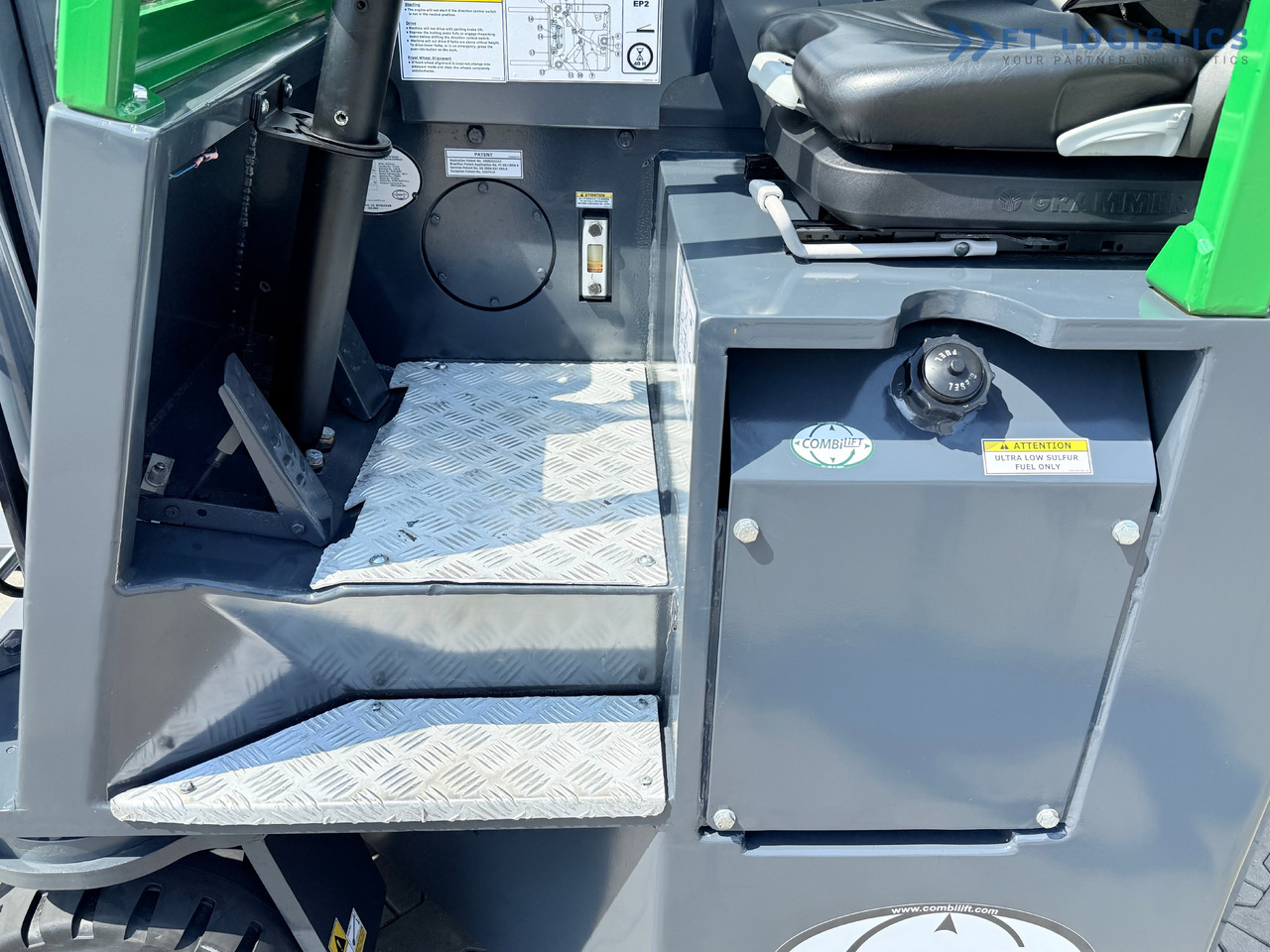 New 4-way reach truck COMBILIFT CB2500 / DIESEL / EXTENDABLE FORKS / TRIPLEX / 5500MM / FREE LIFT / SIDE SHIFT / FORK POSITIONER / LIKE NEW: picture 13