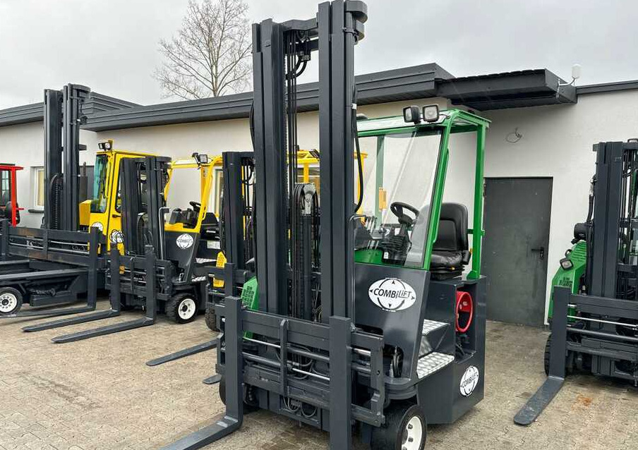 Combilift C2500CB-Triplex 6000mm -Only 4658 hours - 4-way reach truck: picture 1 Combilift C2500CB-Triplex 6000mm -Only 4658 hours - 4-way reach truck: picture 1