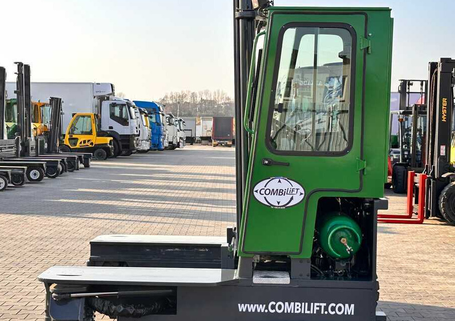 Combilift C3000 / DUPLEX / 4100MM / LPG / FREE LIFT / LIKE NEW - 4-way reach truck: picture 2 Combilift C3000 / DUPLEX / 4100MM / LPG / FREE LIFT / LIKE NEW - 4-way reach truck: picture 2