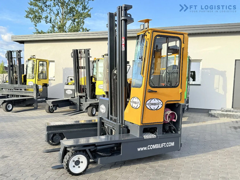 Combilift C3000 / GAS / DUPLEX 4500MM / ONLY 3096 HOURS / FORK SIDE SHIFT / FULL CABIN / EXCELLENT CONDITION / Wide range of four-way and - 4-way reach truck: picture 3 Combilift C3000 / GAS / DUPLEX 4500MM / ONLY 3096 HOURS / FORK SIDE SHIFT / FULL CABIN / EXCELLENT CONDITION / Wide range of four-way and - 4-way reach truck: picture 3