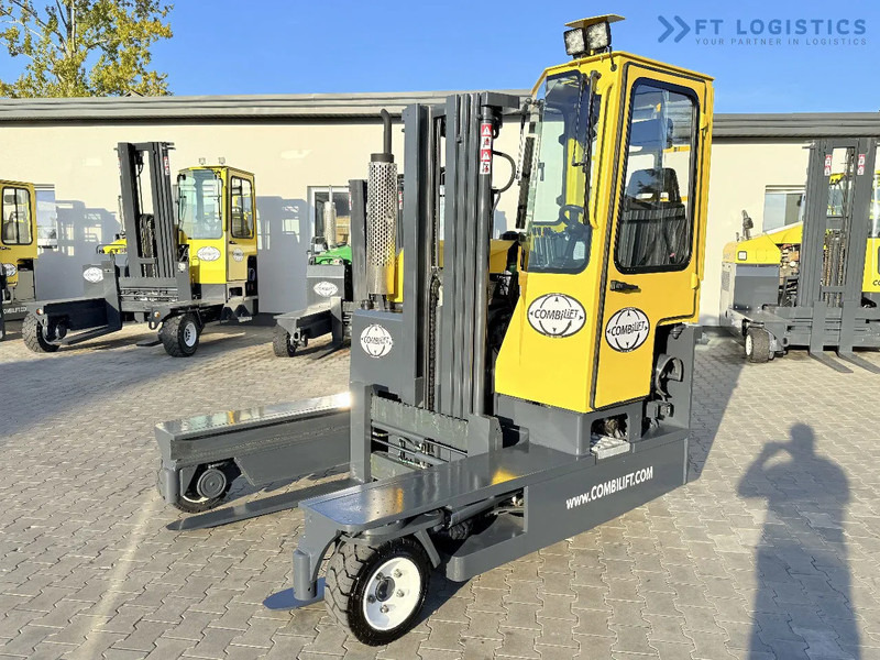 Combilift C3000 / GAS / TRIPLEX 4900MM / FREE LIFT / FORK POSITIONER / FULL CABIN / EXCELLENT CONDITION / Wide range of four-way and side - 4-way reach truck: picture 1 Combilift C3000 / GAS / TRIPLEX 4900MM / FREE LIFT / FORK POSITIONER / FULL CABIN / EXCELLENT CONDITION / Wide range of four-way and side - 4-way reach truck: picture 1
