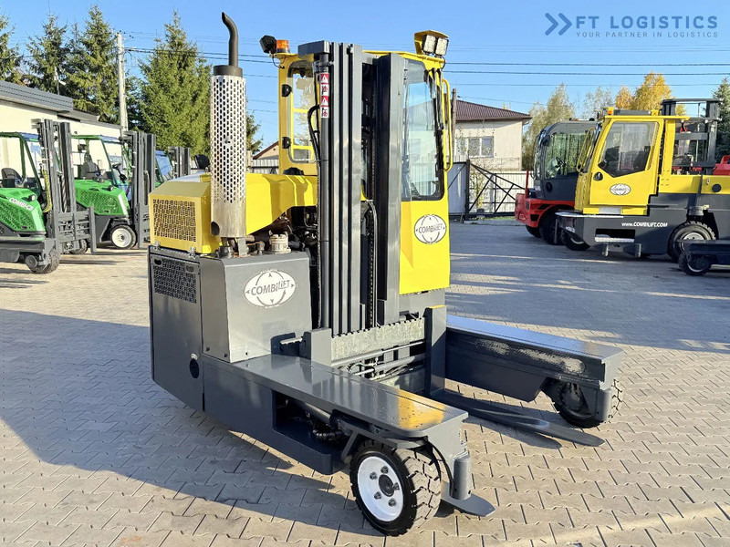 Combilift C3000 / GAS / TRIPLEX 4900MM / FREE LIFT / FORK POSITIONER / FULL CABIN / EXCELLENT CONDITION / Wide range of four-way and side - 4-way reach truck: picture 5 Combilift C3000 / GAS / TRIPLEX 4900MM / FREE LIFT / FORK POSITIONER / FULL CABIN / EXCELLENT CONDITION / Wide range of four-way and side - 4-way reach truck: picture 5