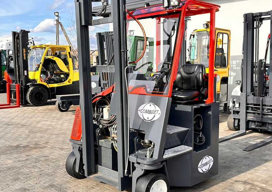 4-way reach truck Combilift C3000CB / LPG / TRIPLEX / 5500MM / FREE LIFT / SIDE SHIFT + FORK POSITIONER / LIKE NEW: picture 11
