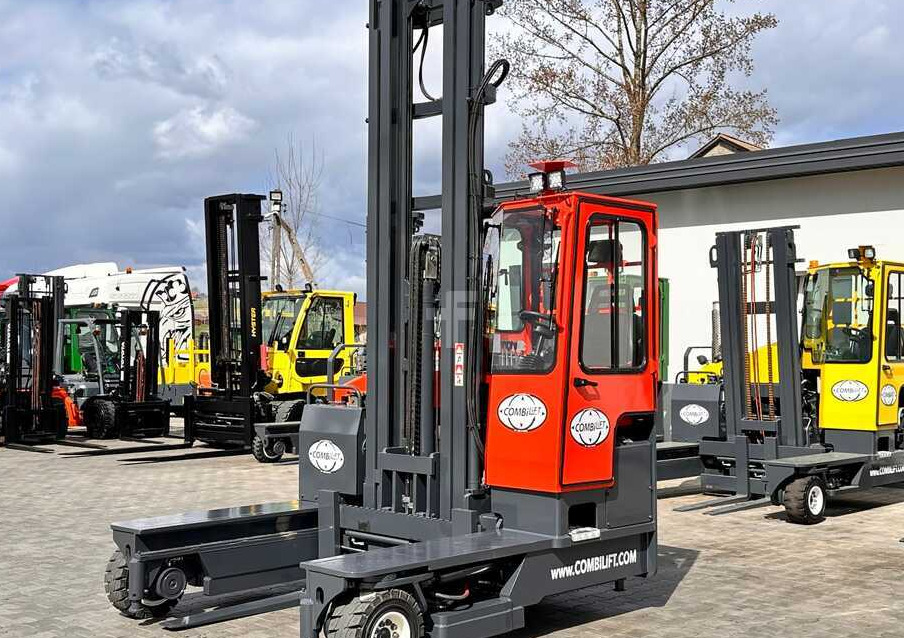 Combilift C4000 / DIESEL / TRIPLEX / 8400MM / FREE LIFT / SIDESHIFT / LIKE NEW - 4-way reach truck: picture 1 Combilift C4000 / DIESEL / TRIPLEX / 8400MM / FREE LIFT / SIDESHIFT / LIKE NEW - 4-way reach truck: picture 1