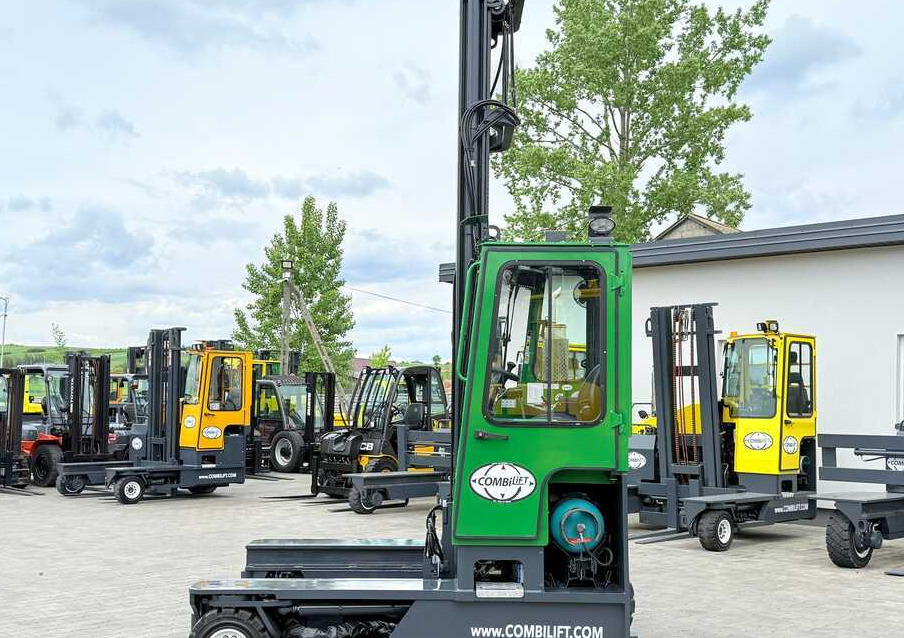 Combilift C4000 / GAS / TRIPLEX - 9300MM / FREE-LIFT / POSITIONER / LIKE NEW - 4-way reach truck: picture 2 Combilift C4000 / GAS / TRIPLEX - 9300MM / FREE-LIFT / POSITIONER / LIKE NEW - 4-way reach truck: picture 2