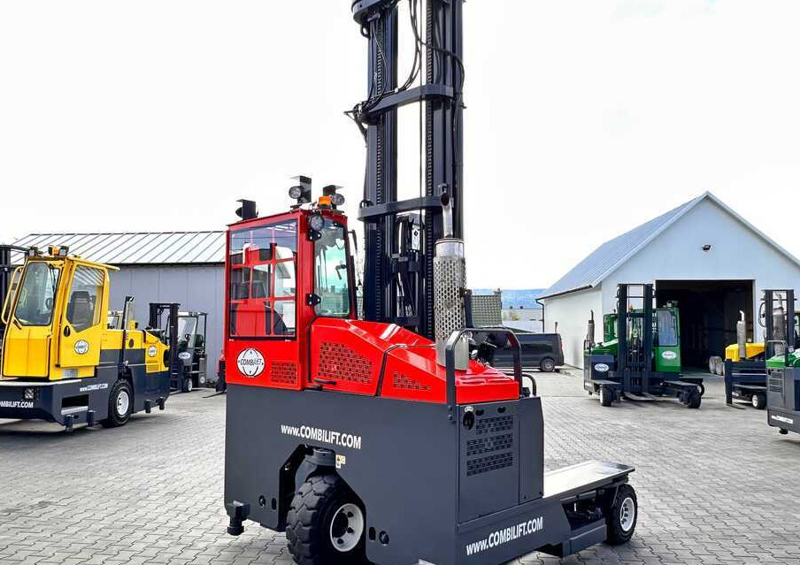 4-way reach truck Combilift C4000 / TRIPLEX / 9300MM / FREE LIFT / FORK POSITIONER / GAS / CABIN / LIKE NEW: picture 8