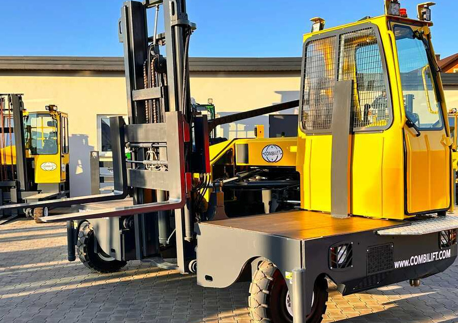Combilift C5000SL-2019 year-Free lift - Like new - 4-way reach truck: picture 1 Combilift C5000SL-2019 year-Free lift - Like new - 4-way reach truck: picture 1