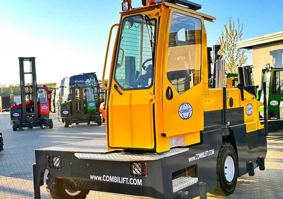 Combilift C5000SL-2019 year-Free lift - Like new - 4-way reach truck: picture 3 Combilift C5000SL-2019 year-Free lift - Like new - 4-way reach truck: picture 3