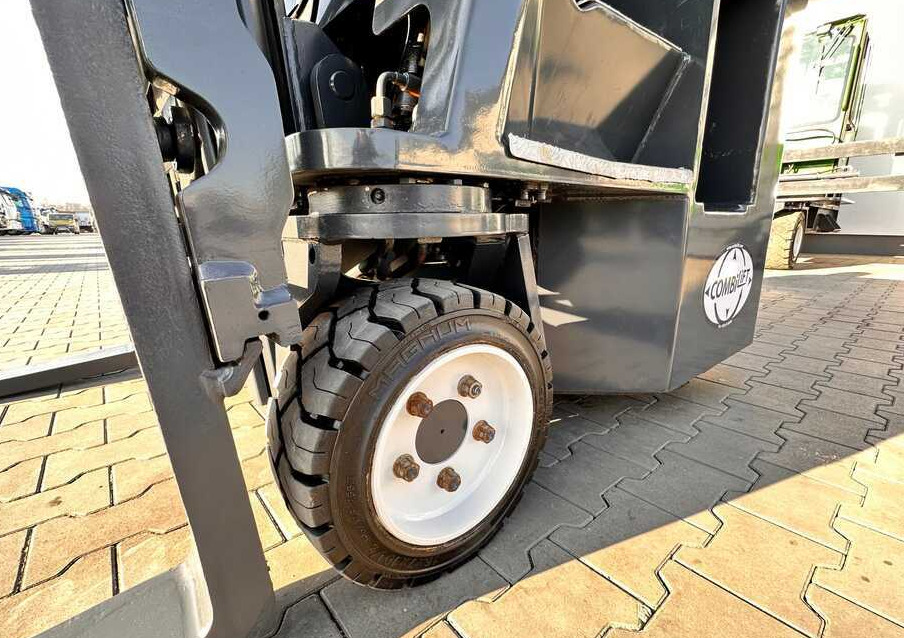 4-way reach truck Combilift CB3000 / LPG / DUPLEX / 4000MM / FREE LIFT / NEW BAND TIRES / LIKE NEW: picture 6