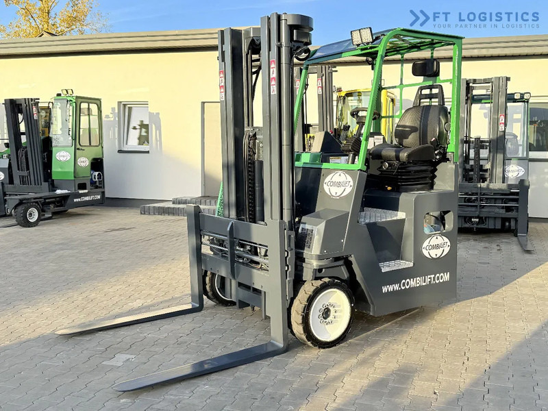 Combilift CB4000 / GAS / TRIPLEX 5200MM / FREE LIFT / FORK POSITIONER / SIDE SHIFT / EXCELLENT CONDITION / Wide range of four-way and side - 4-way reach truck: picture 1 Combilift CB4000 / GAS / TRIPLEX 5200MM / FREE LIFT / FORK POSITIONER / SIDE SHIFT / EXCELLENT CONDITION / Wide range of four-way and side - 4-way reach truck: picture 1