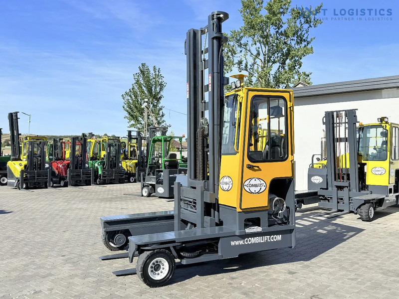 Combilift FOUR-WAY MULTIDIRECTIONAL FORKLIFT / C4000 / DUPLEX - 5500MM / FREE-LIFT / FORKS POSITIONER / LIKE-NEW FOUR-WAY MULTIDIRECTIONAL - 4-way reach truck: picture 3 Combilift FOUR-WAY MULTIDIRECTIONAL FORKLIFT / C4000 / DUPLEX - 5500MM / FREE-LIFT / FORKS POSITIONER / LIKE-NEW FOUR-WAY MULTIDIRECTIONAL - 4-way reach truck: picture 3