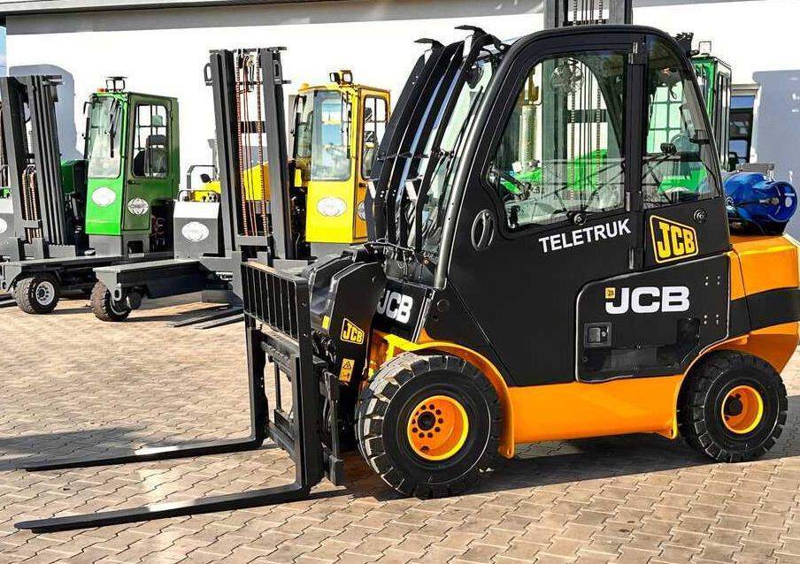 JCB TLT30G / GAS / 4100MM / FULL CABIN / FORK POSITIONER / LIKE NEW - Telescopic handler: picture 3 JCB TLT30G / GAS / 4100MM / FULL CABIN / FORK POSITIONER / LIKE NEW - Telescopic handler: picture 3
