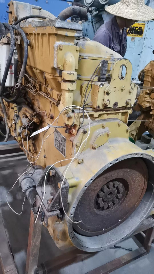 CATERPILLAR 3406 - Engine and parts for Bulldozer: picture 2 CATERPILLAR 3406 - Engine and parts for Bulldozer: picture 2
