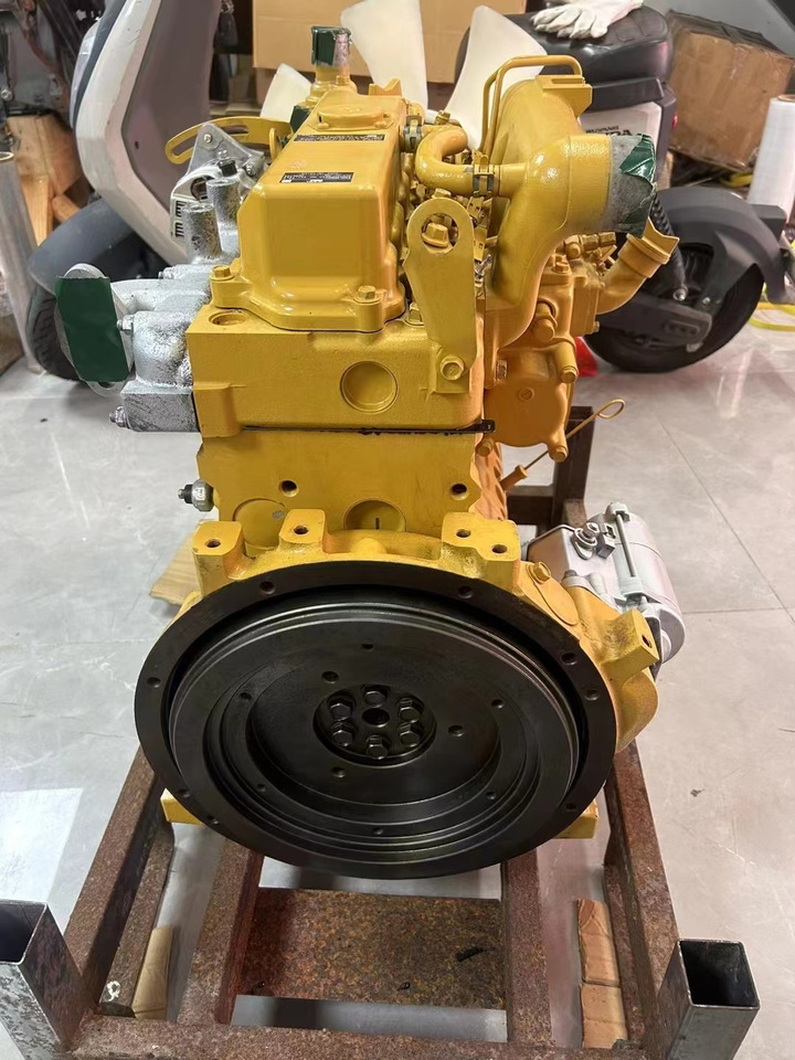 CATERPILLAR C2.4 - Engine for Crawler excavator: picture 1 CATERPILLAR C2.4 - Engine for Crawler excavator: picture 1