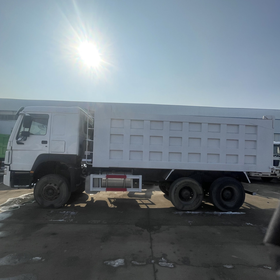 HOWO 6*4 DUMP TRUCK - Tipper: picture 2 HOWO 6*4 DUMP TRUCK - Tipper: picture 2