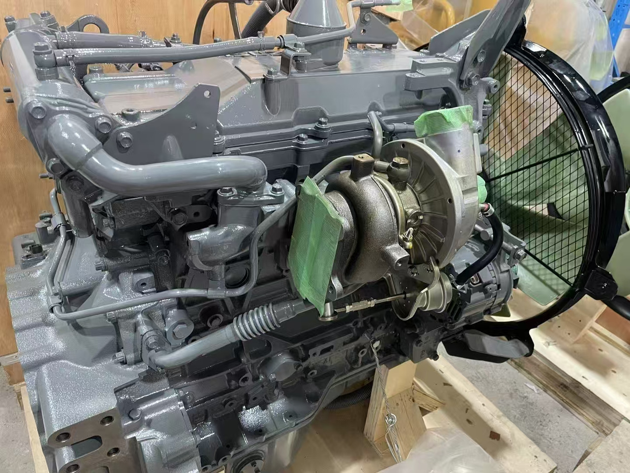 ISUZU 4HK1 - Engine and parts for Attachment: picture 4 ISUZU 4HK1 - Engine and parts for Attachment: picture 4