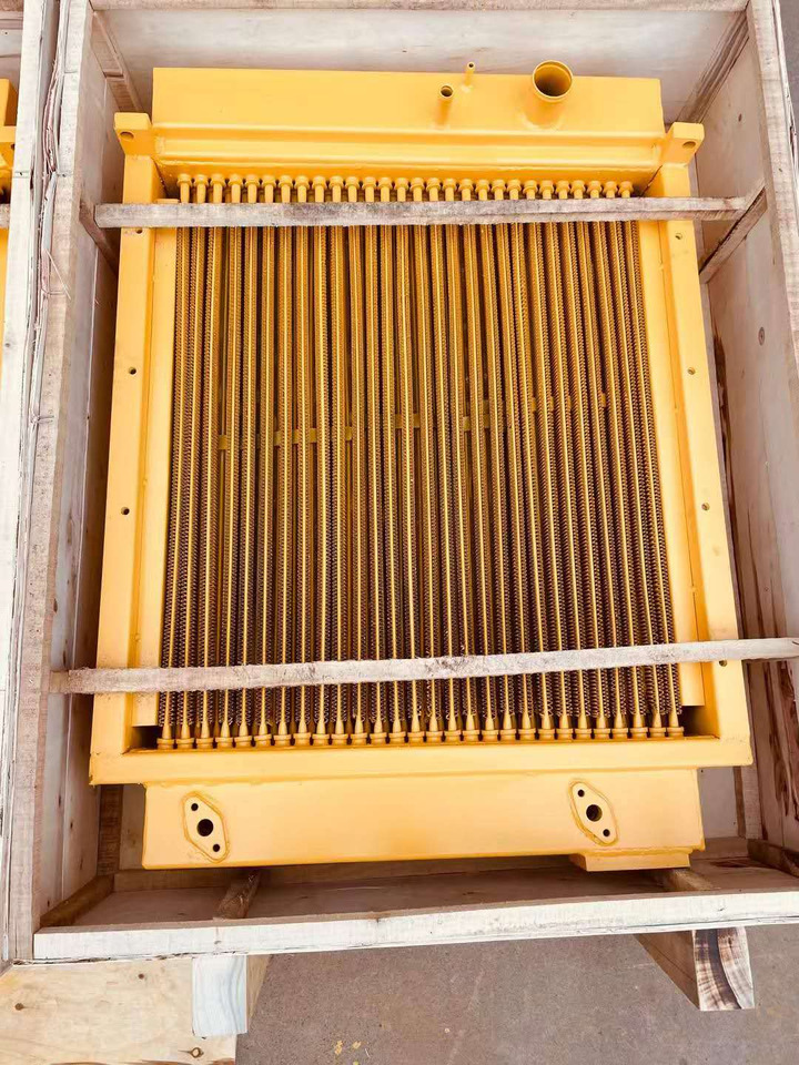 KOMATSU 134-03-00100 - Radiator for Excavator: picture 1 KOMATSU 134-03-00100 - Radiator for Excavator: picture 1