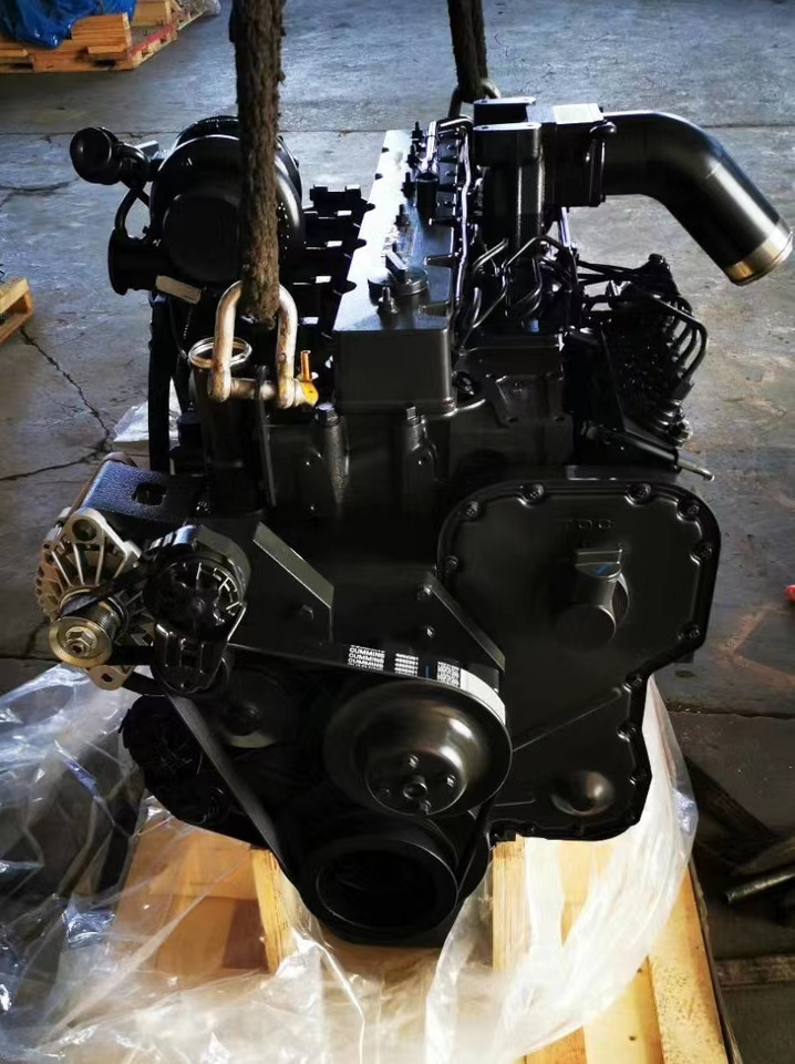 KOMATSU SAA6D114E - Engine and parts for Attachment: picture 2 KOMATSU SAA6D114E - Engine and parts for Attachment: picture 2