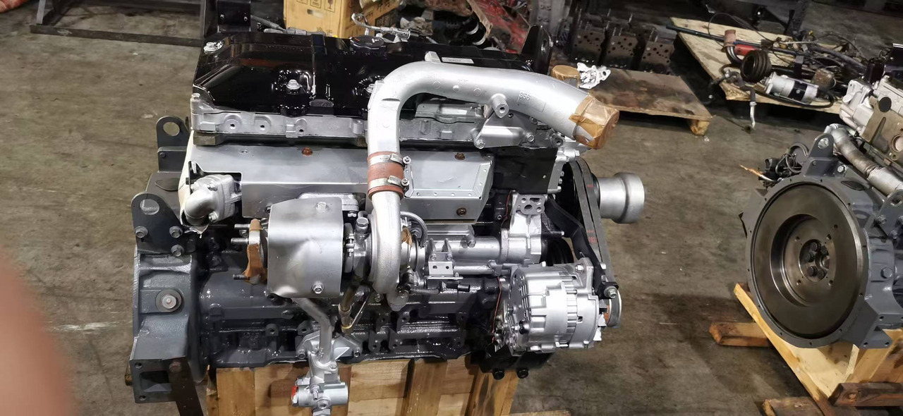 MITSUBISHI 4M50 - Engine for Excavator: picture 4 MITSUBISHI 4M50 - Engine for Excavator: picture 4