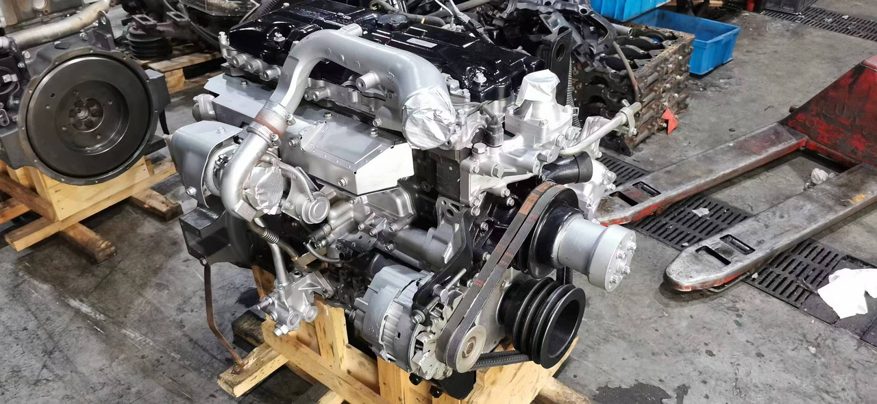 MITSUBISHI 4M50 - Engine for Excavator: picture 3 MITSUBISHI 4M50 - Engine for Excavator: picture 3