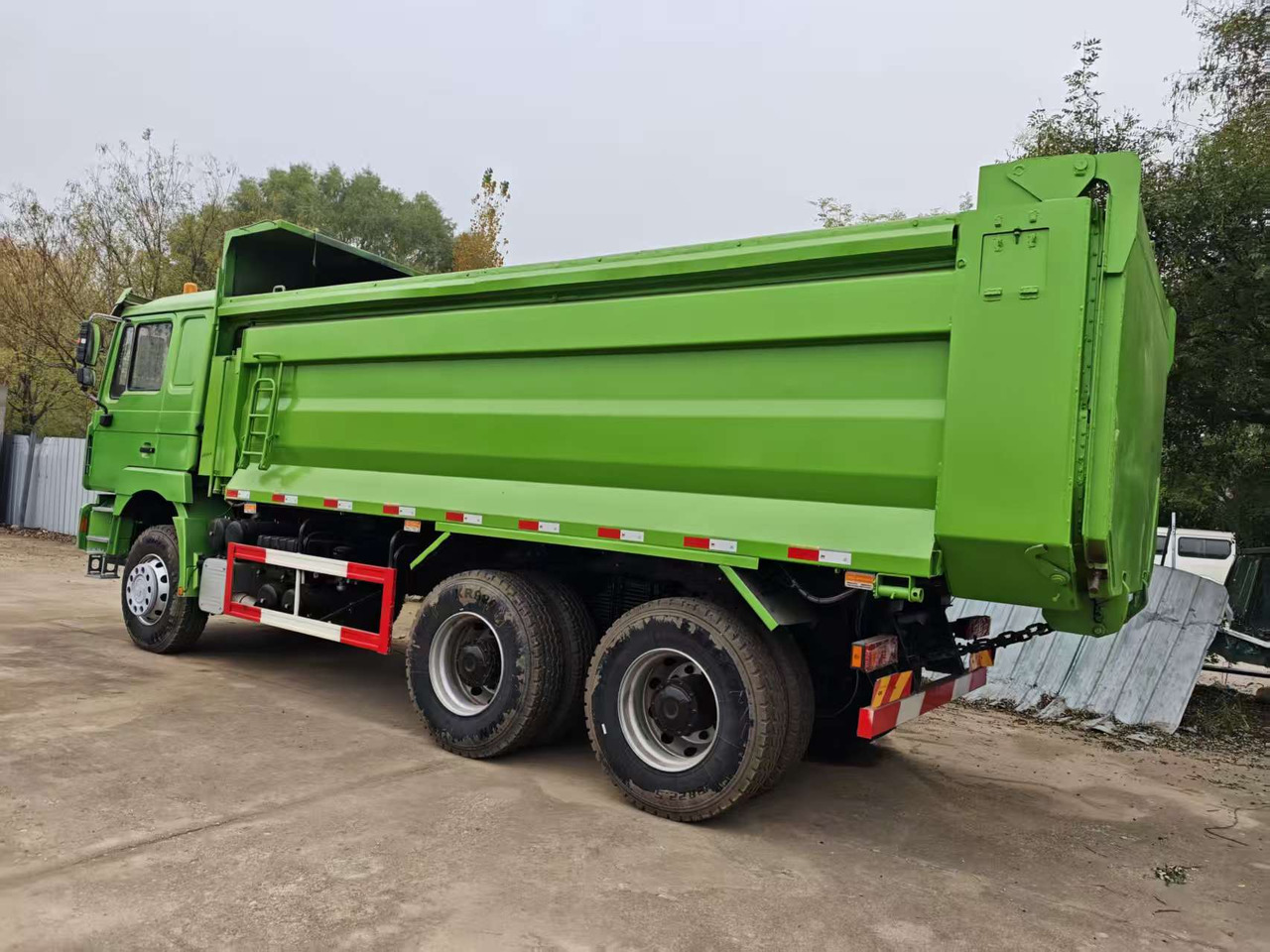 SHACMAN F3000 - Tank truck: picture 4 SHACMAN F3000 - Tank truck: picture 4