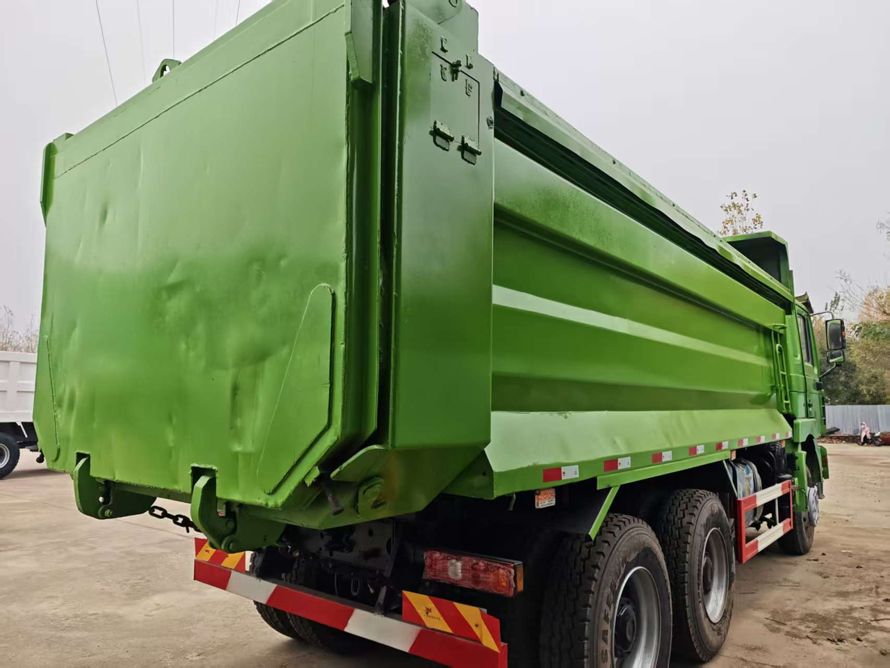 SHACMAN F3000 - Tank truck: picture 5 SHACMAN F3000 - Tank truck: picture 5