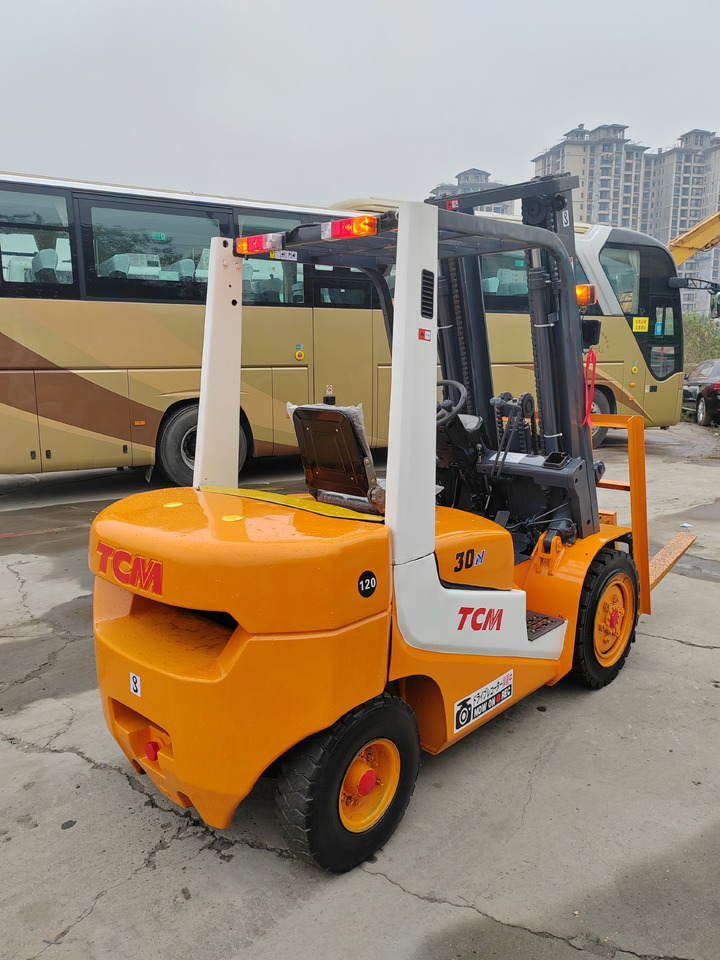 TCM FGZN30 - Diesel forklift: picture 4 TCM FGZN30 - Diesel forklift: picture 4
