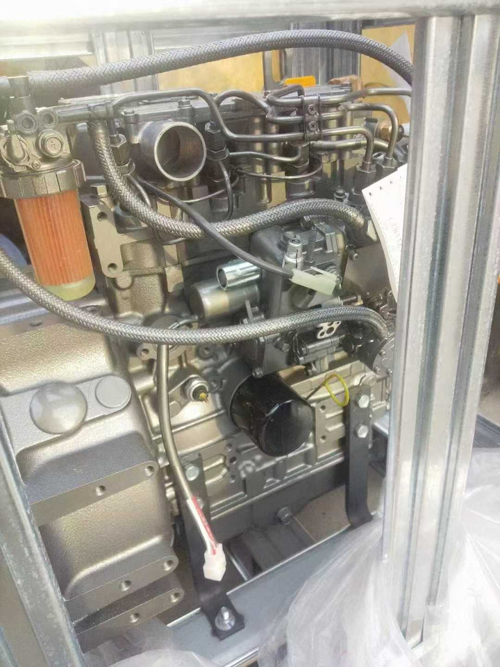 YANMAR 3TNV76 - Engine for Excavator: picture 2 YANMAR 3TNV76 - Engine for Excavator: picture 2