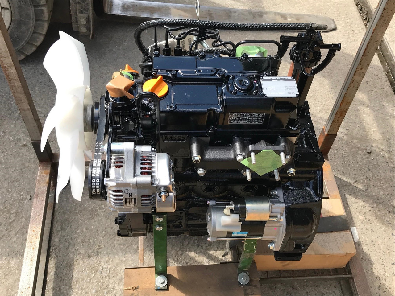 YANMAR 3TNV76 - Engine for Excavator: picture 1 YANMAR 3TNV76 - Engine for Excavator: picture 1