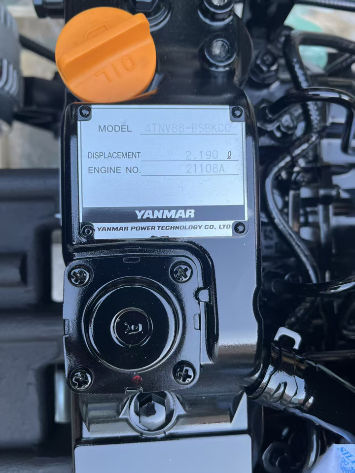 YANMAR 4TNV88 - Engine for Excavator: picture 1 YANMAR 4TNV88 - Engine for Excavator: picture 1