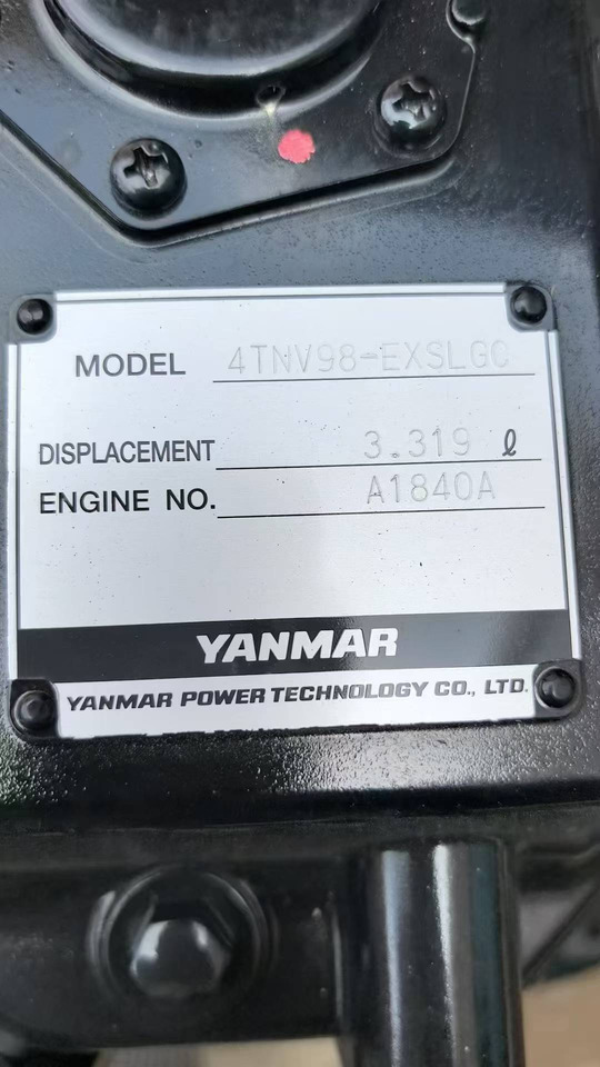 YANMAR 4TNV98 - Engine for Excavator: picture 3 YANMAR 4TNV98 - Engine for Excavator: picture 3