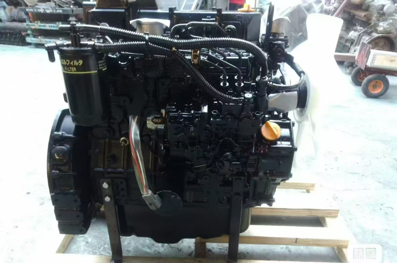 YANMAR 4TNV98 - Engine for Skid steer loader: picture 1 YANMAR 4TNV98 - Engine for Skid steer loader: picture 1