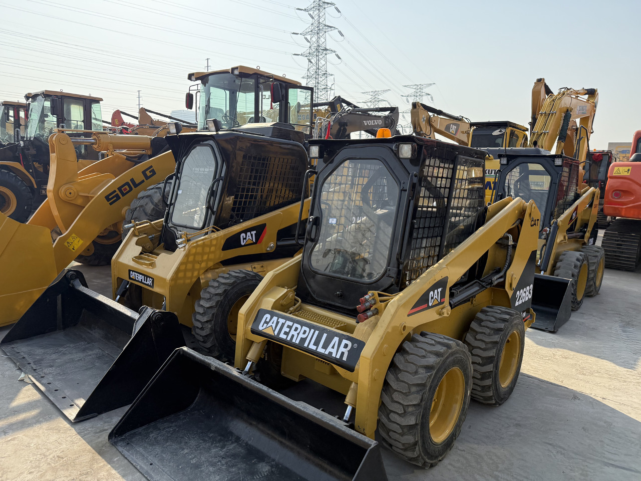 CATERPILLAR Used Mini Small CAT226B Skid Steer Loader in Stock with Best Review for Sale - Skid steer loader: picture 2 CATERPILLAR Used Mini Small CAT226B Skid Steer Loader in Stock with Best Review for Sale - Skid steer loader: picture 2